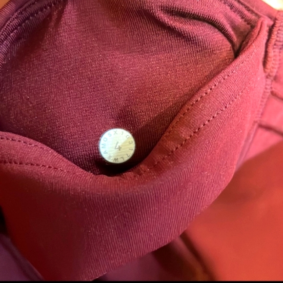 Lululemon train times 7/8 pant, size 4 - Picture 11 of 11